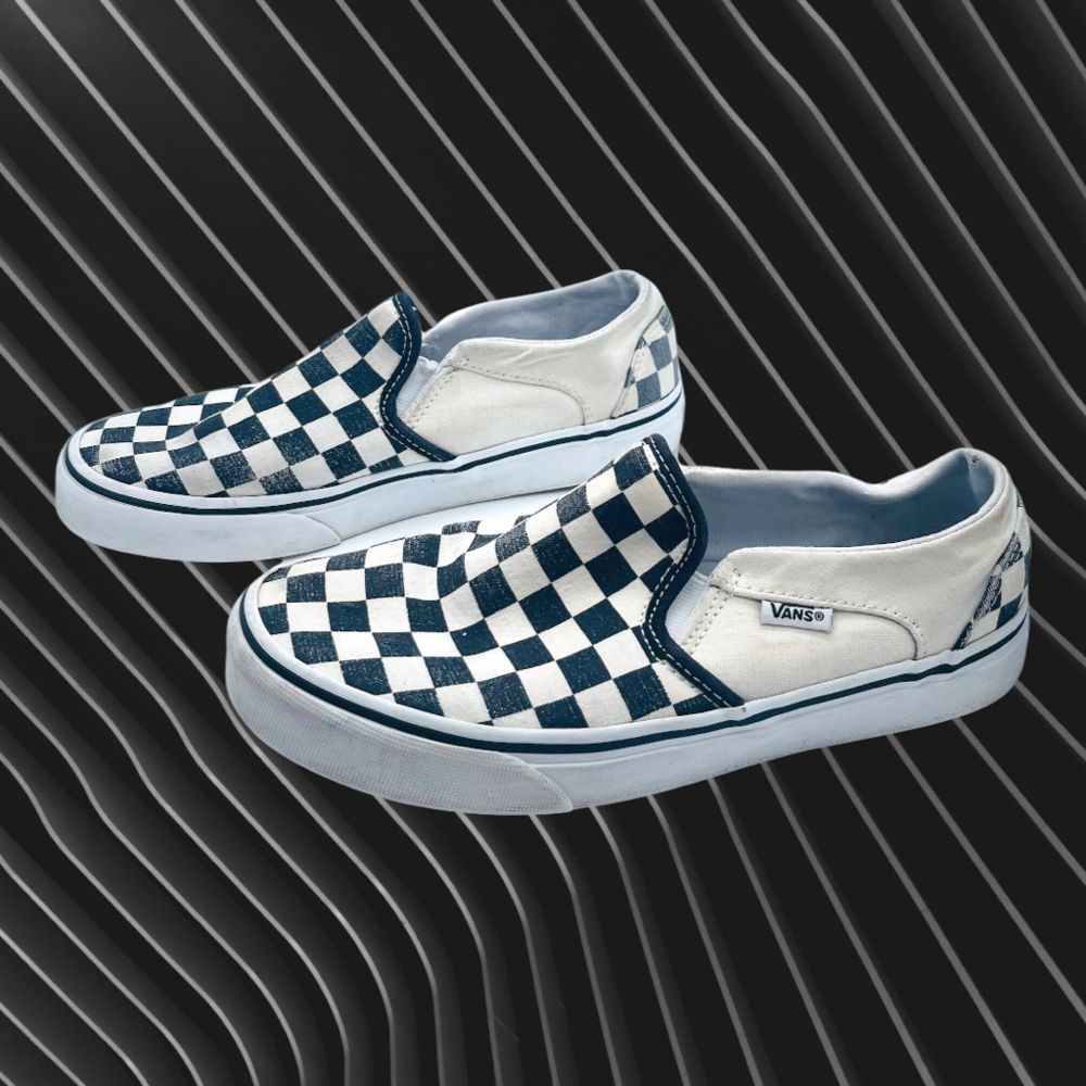 Vans Classic Checkered Slip On Skate Shoe Size 6.5 to small for me unfortunately